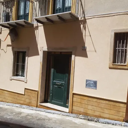 Casa Vacanze, In Centro Citta * Caltanissetta